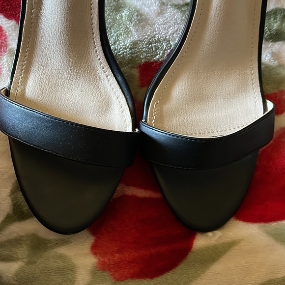 French Connection size 10 black heels - Picture 2 of 4
